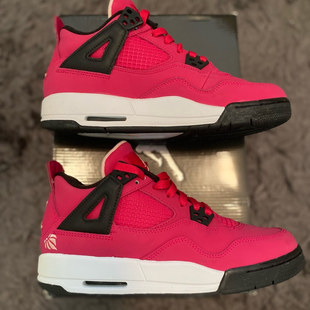 Girl’s Air Jordan 4 Retro Voltage Cherry Size 6Y